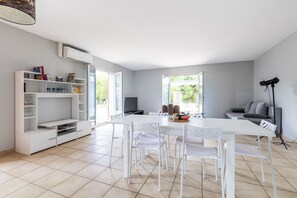 Interior - 1km beach- Bay of Arcachon- House for 6 (Lanton)