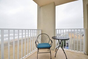 Property grounds - Spacious 3 Bedroom W/South East Ocean Views! (Virginia Beach)