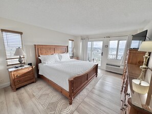 3 bedrooms, free WiFi, bed sheets - Spacious 3 Bedroom W/South East Ocean Views! (Virginia Beach)