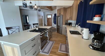 Cliff House - Newly remodel home with amazing views