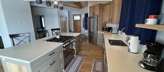 Cliff House - Newly remodel home with amazing views