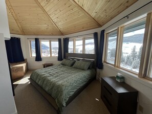 3 chambres, bureau, Wi-Fi gratuit, draps fournis