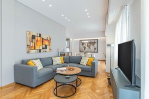 Smart TV - The HostMaster Cosmopolitan Downtown Scent (Αθήνα)