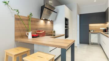 Microwave, oven, stovetop, dishwasher