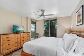 2 bedrooms, iron/ironing board, free WiFi, bed sheets - Enjoy Ocean Views and a Private Lanai at Akahi #408, 2-Bed, 2-Bath Condo! (Kailua-Kona)