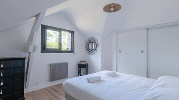 4 chambres, bureau, fer et planche Ă repasser, Wi-Fi