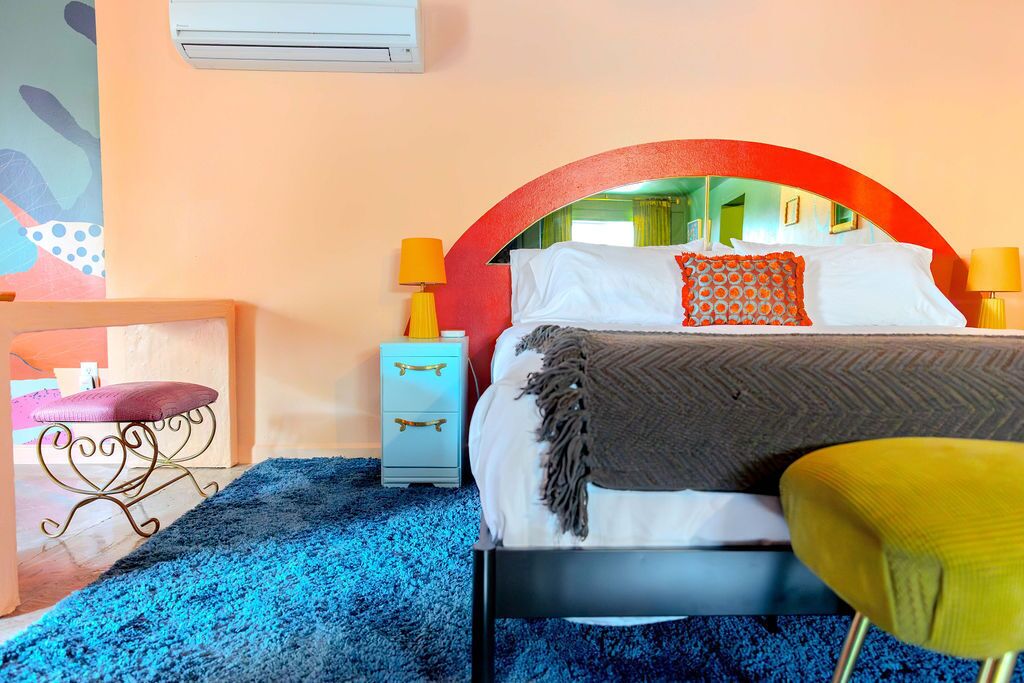 Funky Little Studio in St Pete-Crescent Heights 
