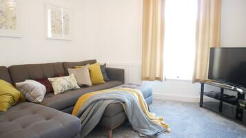 Classic Apartment | 4 bedrooms, soundproofing, free WiFi