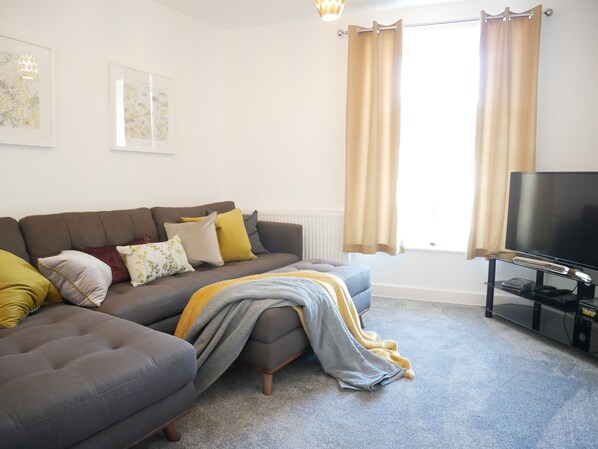 Appartement classique | 4 chambres, système d’insonorisation, accès au Wi-Fi (inclus)