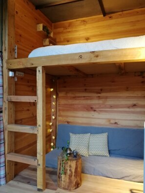 1 bedroom, WiFi, bed sheets - Green Box - be in Nature w/ Train to Porto (Valongo)