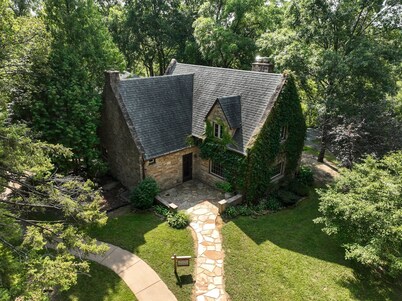 Otter Creek Manor - Oversized 3bd, 1.5 Ba. 3 acres, creek access.