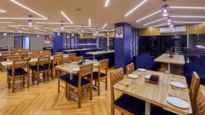 Free daily buffet breakfast - The Scenic Unity (Garudeshwar)
