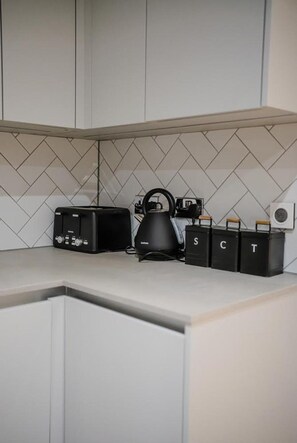 公寓 | 私人廚房 | 電冰箱、微波爐、烤箱、爐台