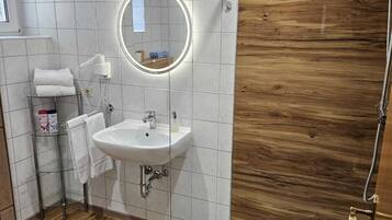 Superior-Zimmer | Badezimmer | Dusche, Haartrockner, Bademäntel, Handtücher
