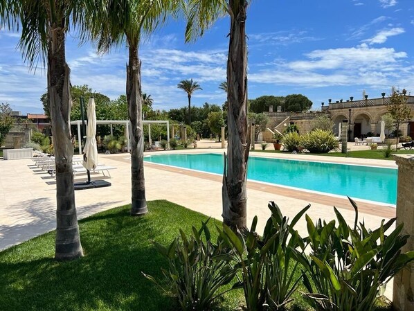 Pool - VILLA ANNA: Luxury Villa with big Pool, Jacuzzi and 10.000 m2 of private garden. (Specchia)