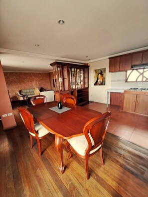 Dining room - Hotel Coronel (Cuenca)