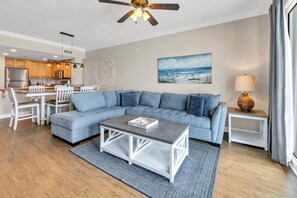 TV - ☀️Spectacular Gulf Front Views-Awesome Amenities-3BR Marisol 204☀️ (Panama City Beach)