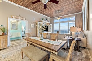Dining - Winter Specials! Private Beach! Chair setup! Penthouse. Destin! (Destin)