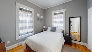 2 bedrooms, iron/ironing board, WiFi, bed sheets - In Town and Close to Acadia - Apt.# 3 Ground Level (Wolfville)