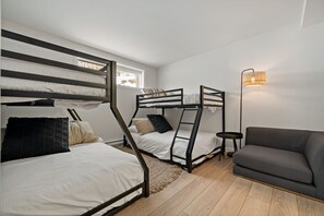 Townhome | 4 bedrooms, desk, free WiFi, bed sheets