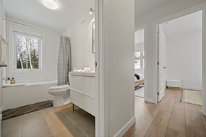 Townhome | Bathroom | Towels