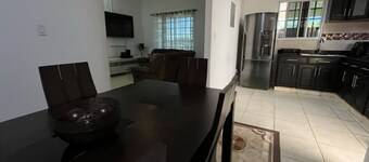 Minutes from downtown Santiago, Chicho Fábrega hospital and Universidad Latina.