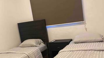 3 bedrooms, desk, iron/ironing board, free WiFi
