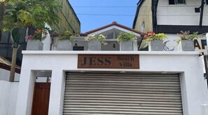 Exterior detail - JESS Beach Villa (Galle)