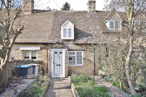 Cottage | Exterior - Cosy 1 bedroom cottage in The Cotswolds (Chipping Norton)