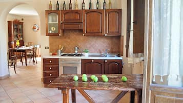 Réfrigérateur, four, plaque de cuisson, lave-vaisselle