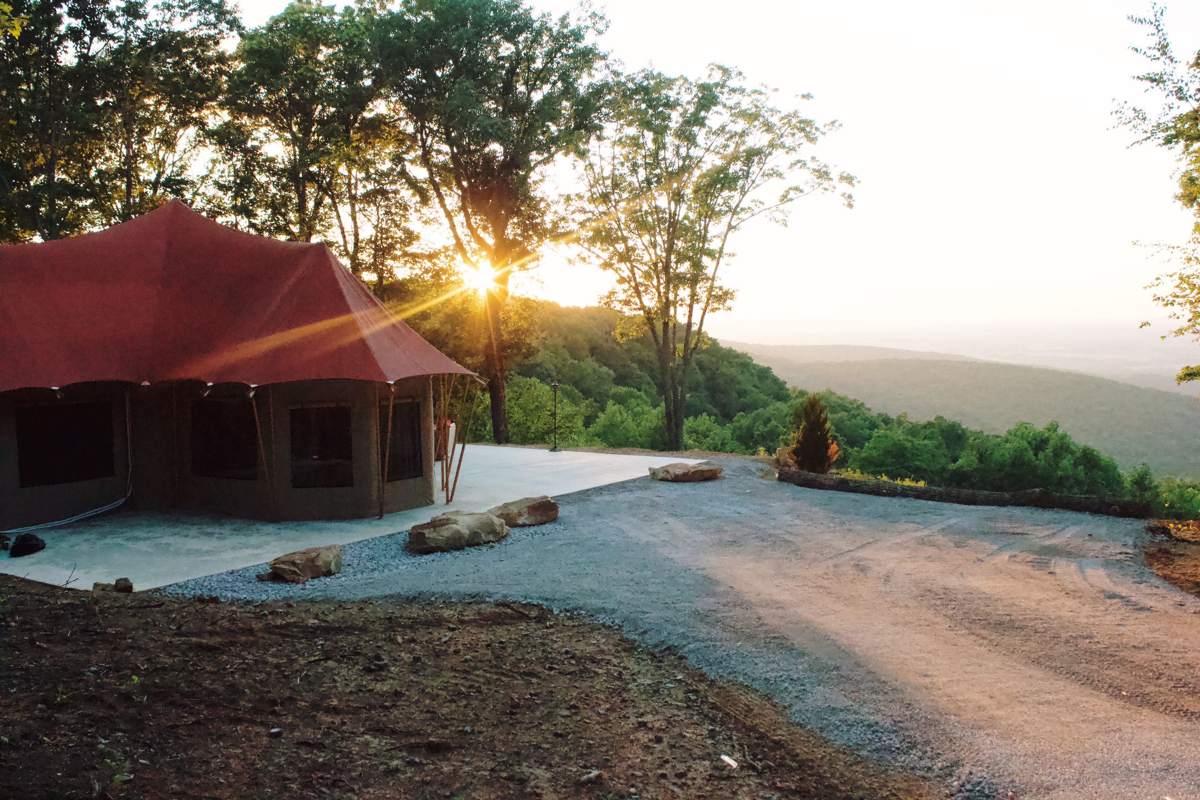 Bluff side retreat: luxe tent with spa tub & breathtaking views near Savage Gulf