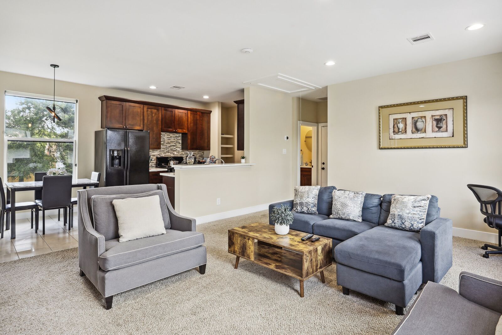 Stylish Retreat Near Med Center and Downtown