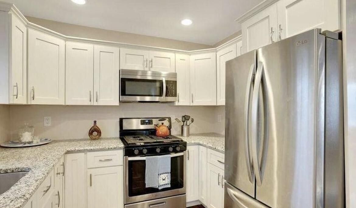 Quiet and Convenient Beach Get Away!!