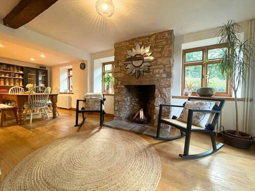 17th Century Stone Holiday Cottage - Wye Valley and the Forest of Dean