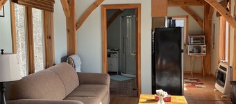 Cozy Timberwood cottage on 75 acres of privacy. 