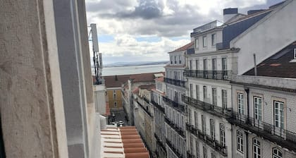 Westlight Lisboa Madalena