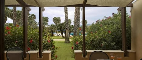 Apartment, 1 Bedroom, Smoking, Patio | Garden