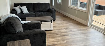 Hope River Hideaway - Quiet private home, minutes to attractions!