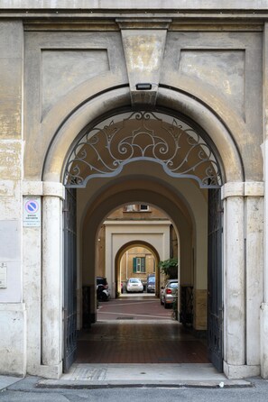 Exterior detail - Rhoome 1 Brand new spacious apartment Colosseum view (Roma)