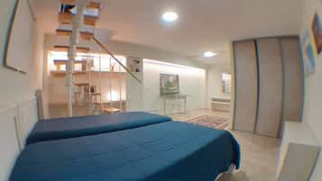 2 Schlafzimmer, Schreibtisch, Bügeleisen/Bügelbrett, Reisekinderbett