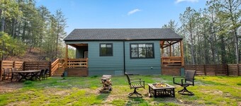 Cozy mountain home just a mile from white water rafting and national Park