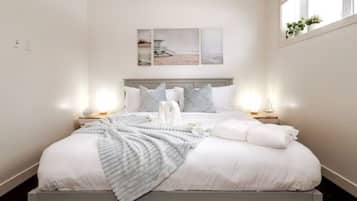 2 bedrooms, iron/ironing board, free WiFi, bed sheets