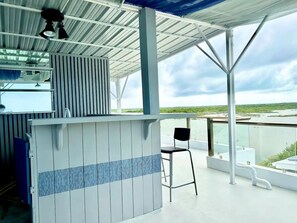 Interior - Beachfront Cabin #1/Free Breakfast/120SF (San Pedro)