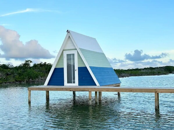 Exterior - Beachfront Cabin #1/Free Breakfast/120SF (San Pedro)