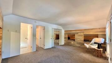 3 habitaciones, tabla de planchar con plancha, wifi y ropa de cama