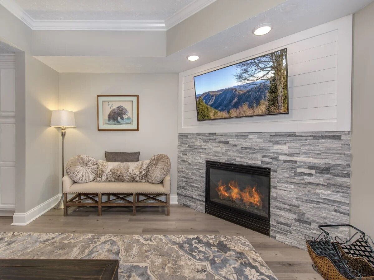 Téléviseur connecté, foyer, lecteur de DVD