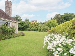 Cottage | Property grounds