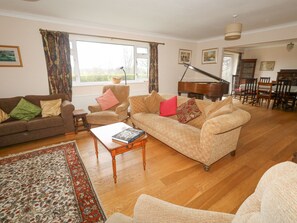 Living area - Glyde House (Dorchester)
