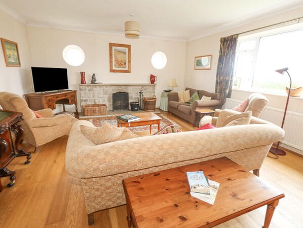 Living area - Glyde House (Dorchester)