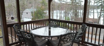 Charming 2-bedroom cottage  in New Durham with private water access with dock